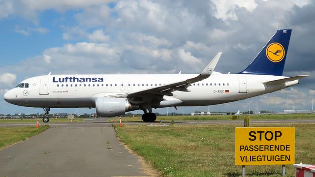 D-AIUC:Airbus A320-200:Lufthansa